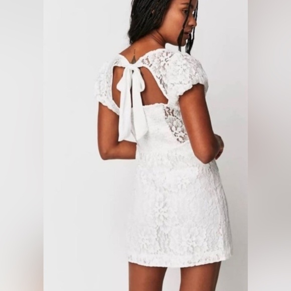 NWT Free People Hailee Lace Short Puffed Sleeve Mini Dress in size M - Picture 4 of 8